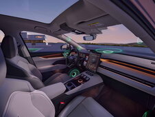 Škoda Peaq bij zonsondergang interieur sonos