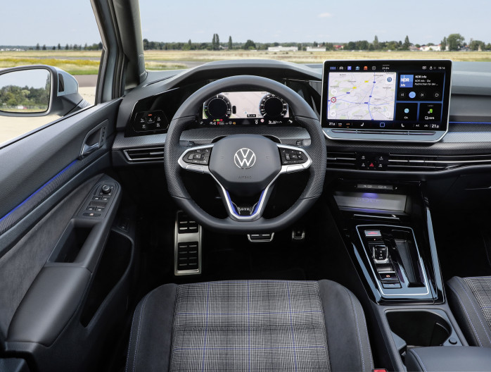 Thoen Volkswagen Golf GTE 2024 interieur bestuurder