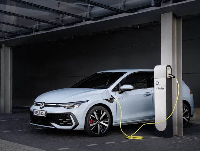 Thoen Volkswagen Golf GTE 2024 opladen