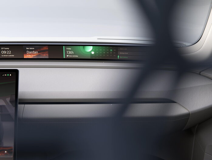 Het moderne interieur van de Skoda Vision O met een strak dashboard en geavanceerde displays.
