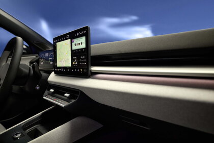 Moderne Volkswagen Id.Polo interieur met groot digitaal navigatie- en mediascherm.