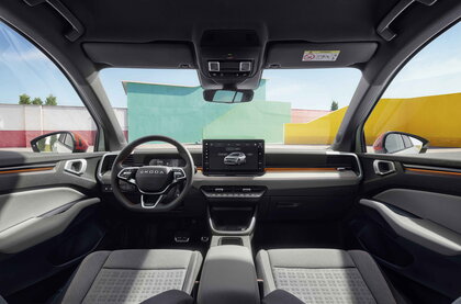 Škoda Epiq interieur met modern dashboard, stuurwiel en groot centraal infotainmentscherm.