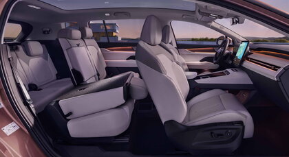 Škoda Peaq bij zonsondergang interieur doorsnede