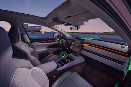 Škoda Peaq bij zonsondergang interieur sonos