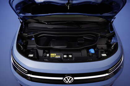 Volkswagen ID. Cross frunk met opgerolde gele laadkabel, handige opbergruimte.