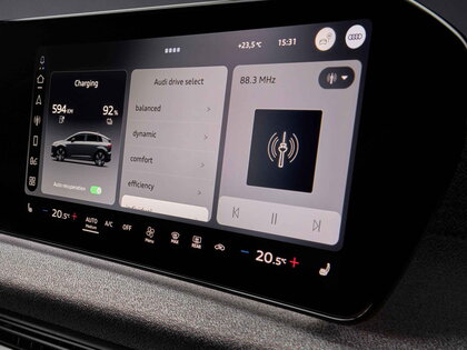 Close-up van het rechterscherm van de nieuwe Audi A2 e-tron
