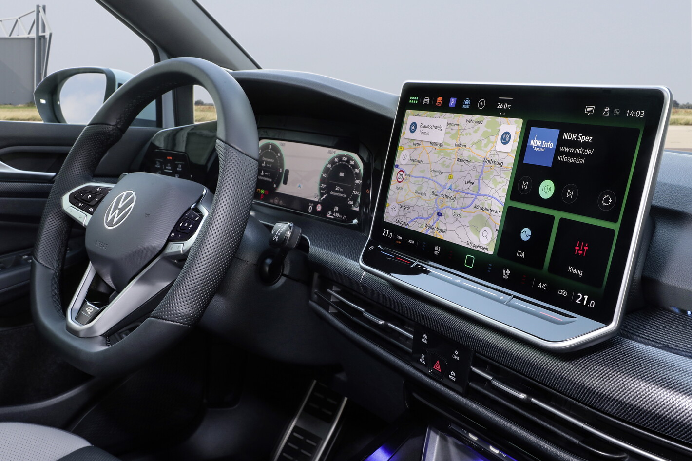 Thoen Volkswagen Golf variant 2024 interieur scherm