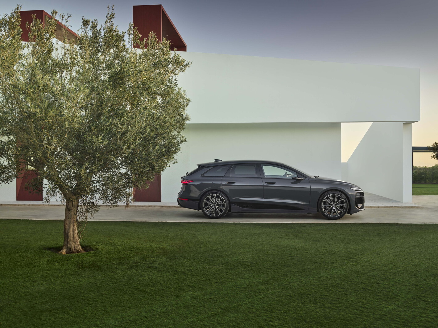 Groep Thoen Audi A6 e-tron avant exterieur zijkant
