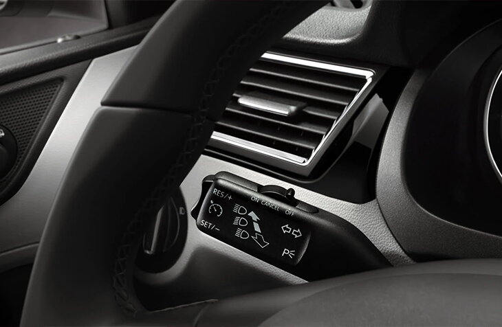 Seat adaptive cruise control instellen stuurwiel close-up