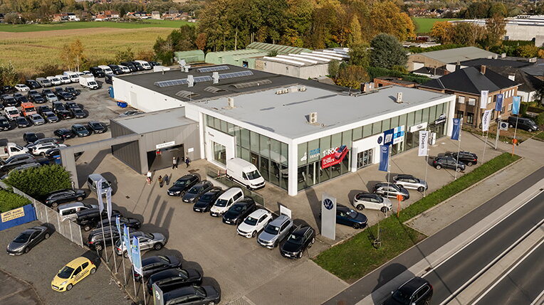 Groep Thoen Volkswagen Ninove Showroom droneshot