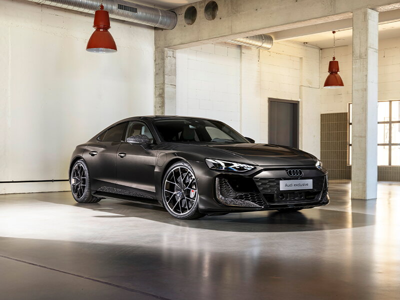 Audi e-tron GT in industriële setting