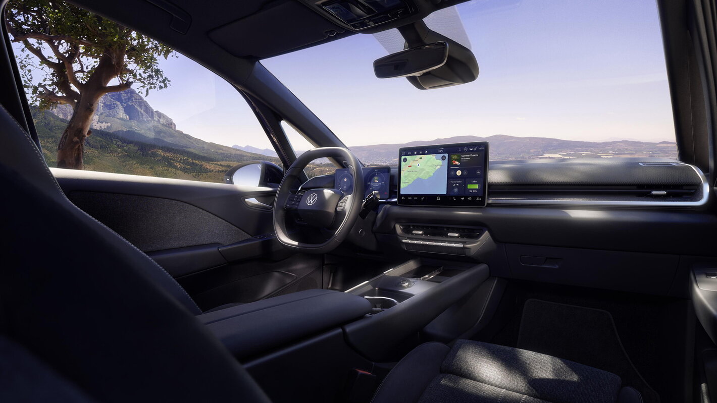 Interieur van de Nieuwe Volkswagen ID.3 Neo met een panoramisch zicht op de bergen en natuur