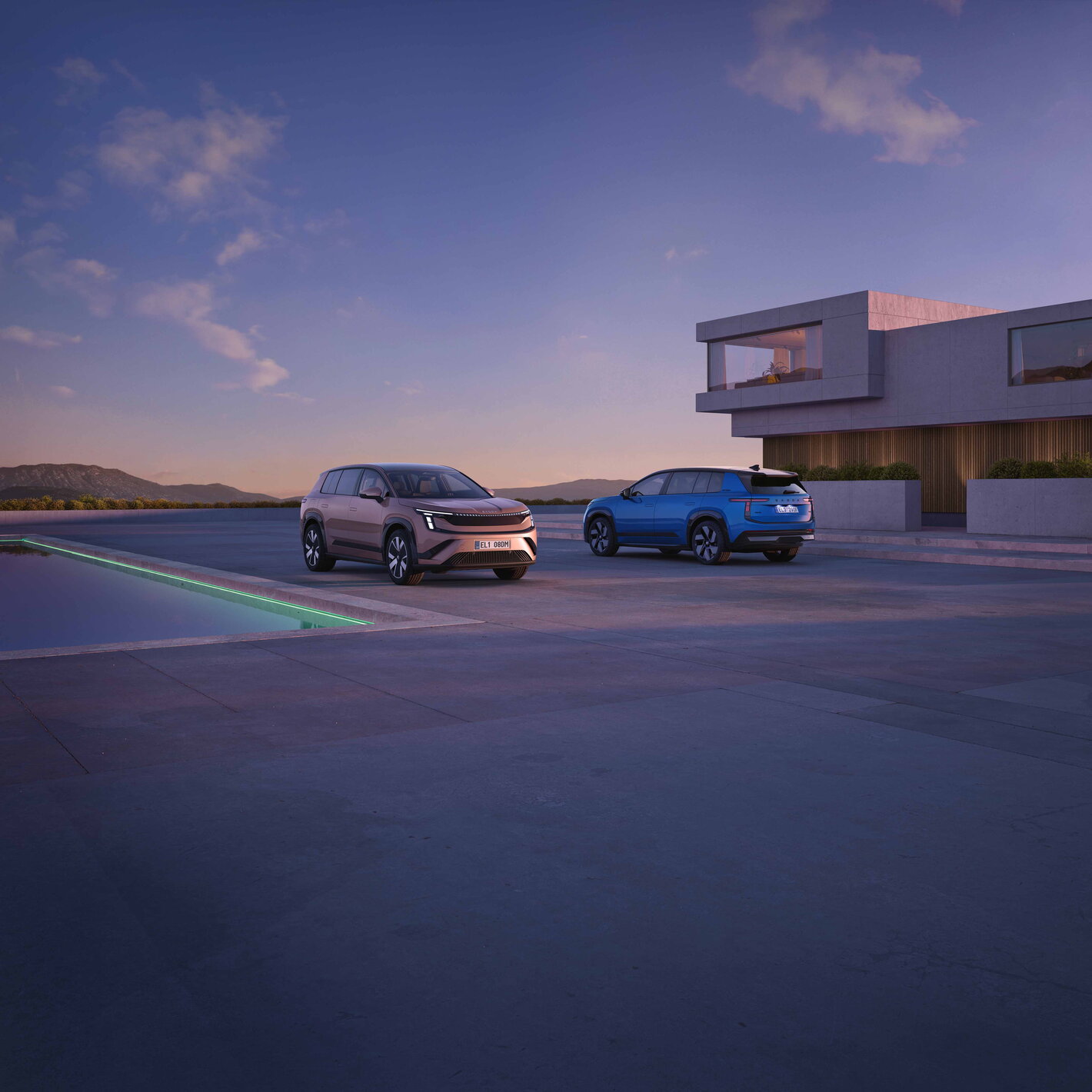 Škoda Peaq en Peak sportline bij zonsondergang naast een zwembad
