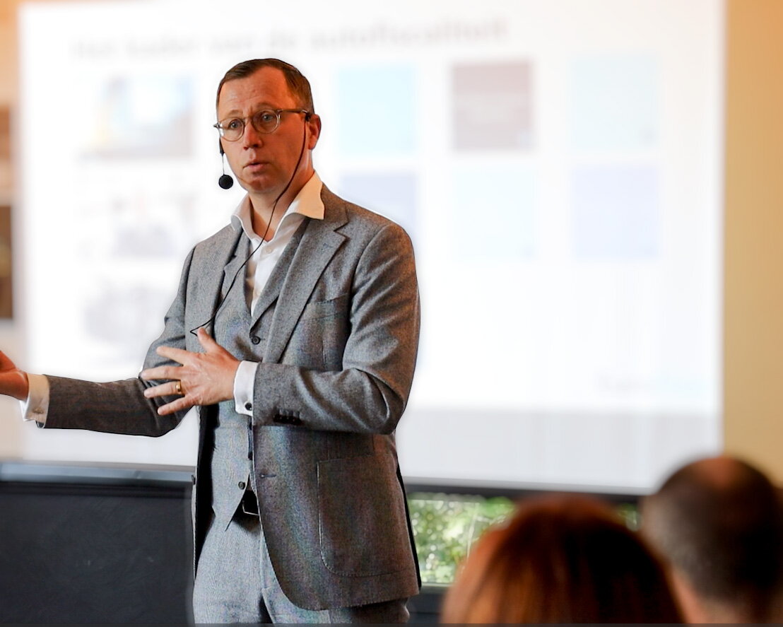 Ward Martens geeft een infosessie tijdens het Groep Thoen Fleet event van 2022